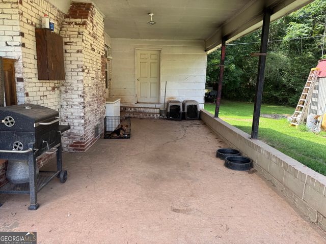 3978 Bartley Road, West Point, GA 31833