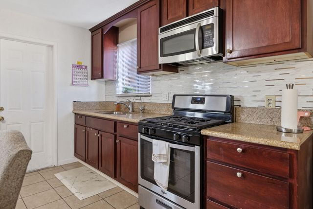 605 Stanley Street, Exeter, CA 93221