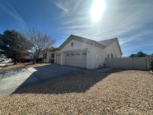 19721 Chicory Court, Apple Valley, CA 92308