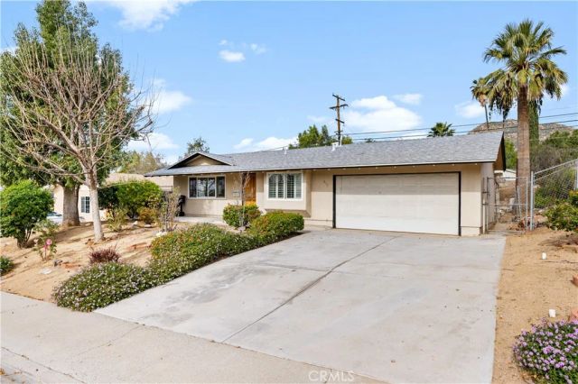 461 W Blaine, Riverside, CA 92507