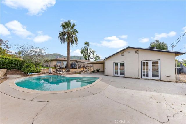 461 W Blaine, Riverside, CA 92507