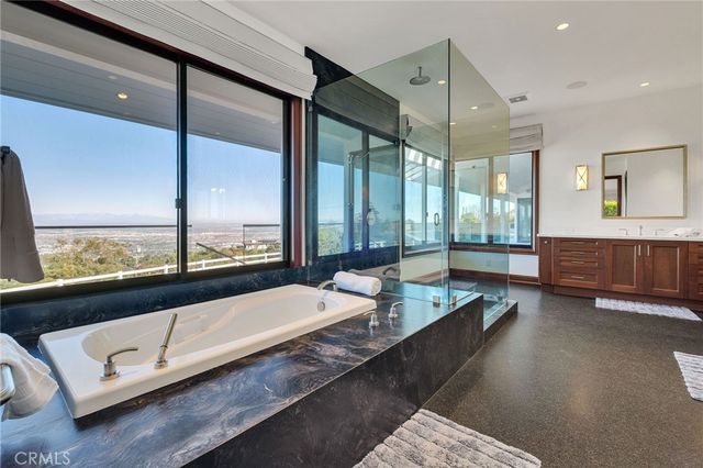 15 Caballeros, Rolling Hills, CA 90274