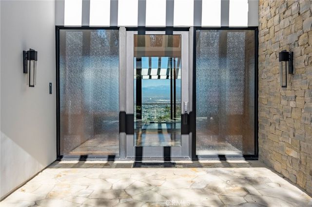 15 Caballeros, Rolling Hills, CA 90274