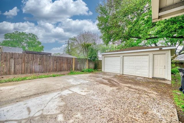 5722 Cheltenham Drive, Houston, TX 77096