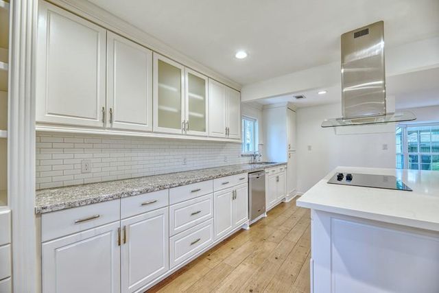 5722 Cheltenham Drive, Houston, TX 77096