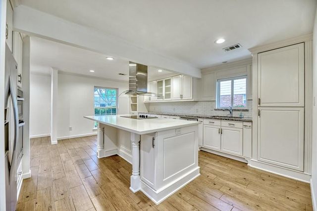 5722 Cheltenham Drive, Houston, TX 77096
