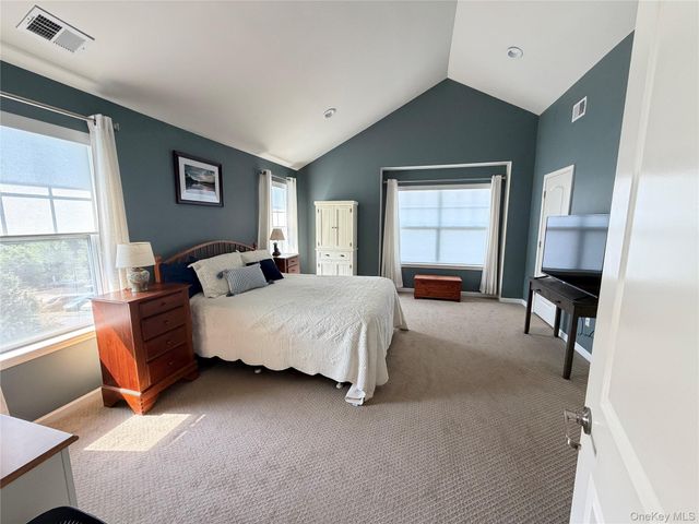 2012 Hawthorn Way, New Windsor, NY 12553