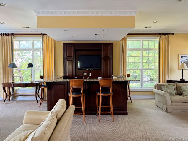 2012 Hawthorn Way, New Windsor, NY 12553