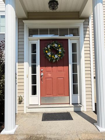 2012 Hawthorn Way, New Windsor, NY 12553