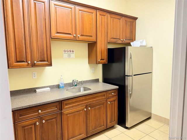 2012 Hawthorn Way, New Windsor, NY 12553