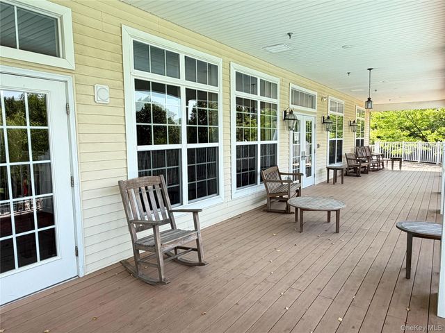 2012 Hawthorn Way, New Windsor, NY 12553