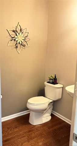 2012 Hawthorn Way, New Windsor, NY 12553