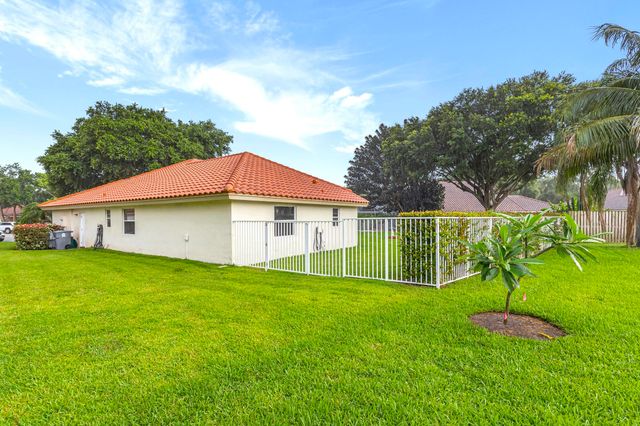 7607 Monclair Court, Lake Worth, FL 33467
