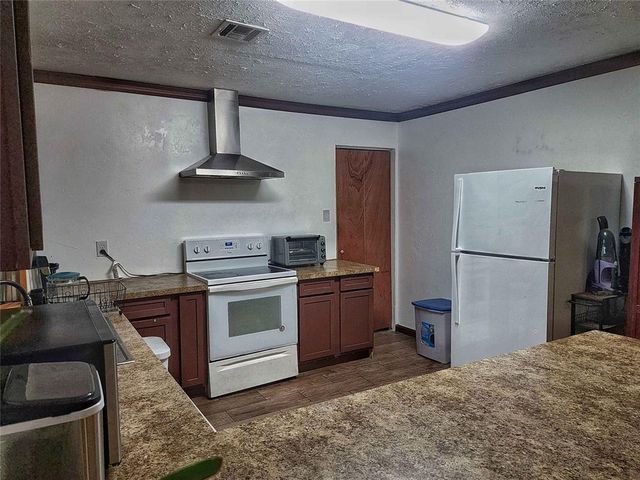 30581 Parkwood Road, Mcloud, OK 74851