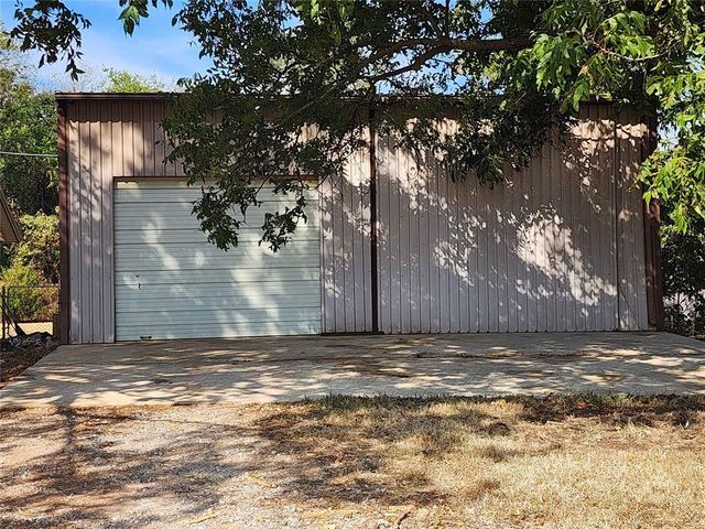 30581 Parkwood Road, Mcloud, OK 74851