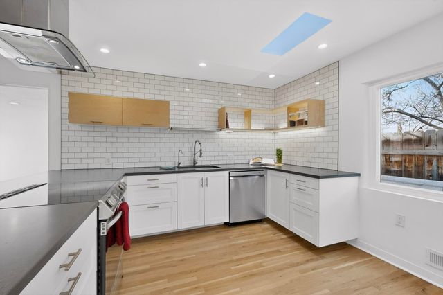 313 Washington Street NE, Albuquerque, NM 87108