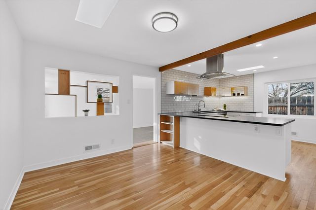 313 Washington Street NE, Albuquerque, NM 87108