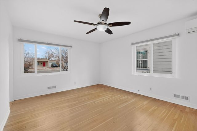 313 Washington Street NE, Albuquerque, NM 87108