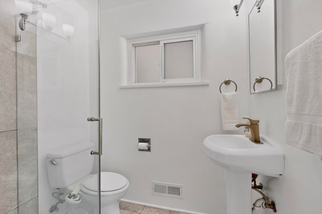 313 Washington Street NE, Albuquerque, NM 87108