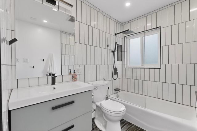 313 Washington Street NE, Albuquerque, NM 87108