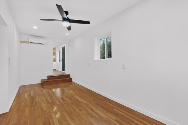 313 Washington Street NE, Albuquerque, NM 87108