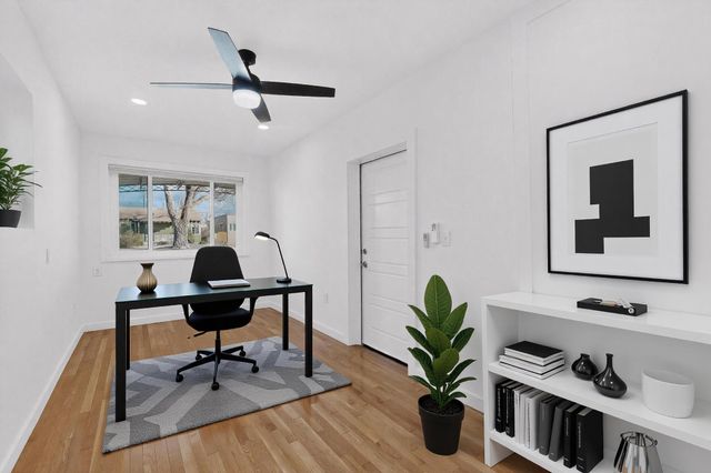 313 Washington Street NE, Albuquerque, NM 87108