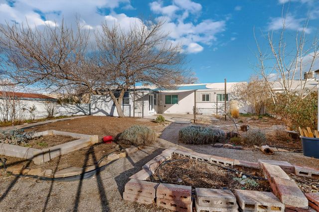 313 Washington Street NE, Albuquerque, NM 87108