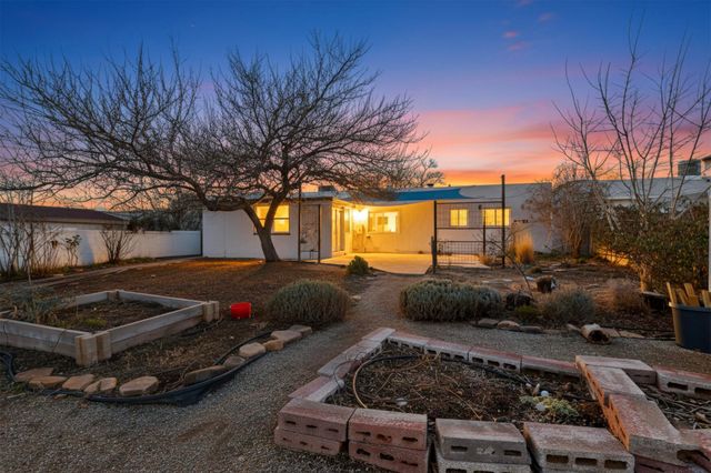 313 Washington Street NE, Albuquerque, NM 87108