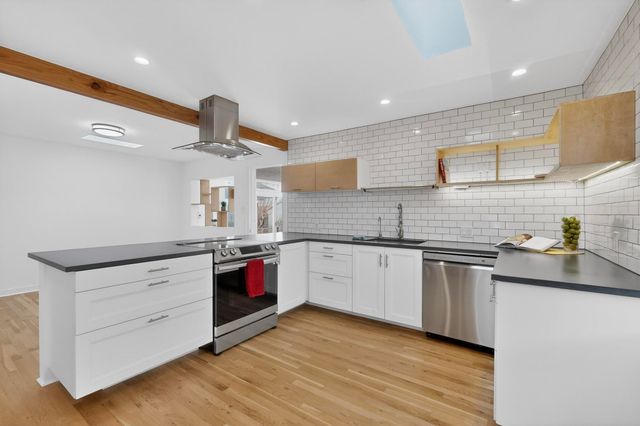 313 Washington Street NE, Albuquerque, NM 87108