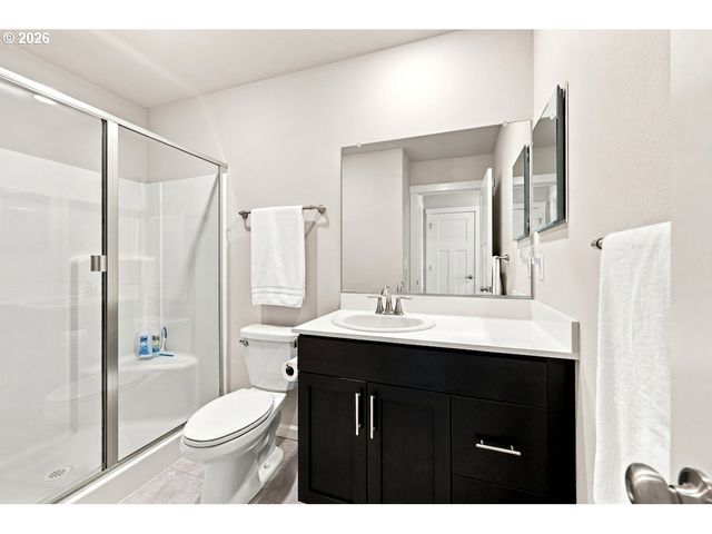 12023 Se HIGH CREEK Rd E, Happy Valley, OR 97086