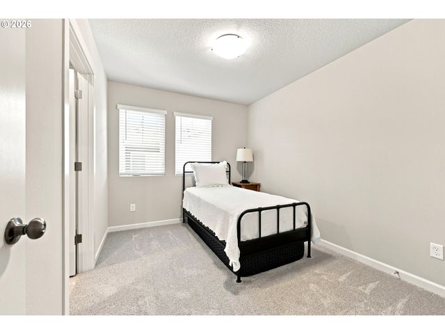 12023 Se HIGH CREEK Rd E, Happy Valley, OR 97086