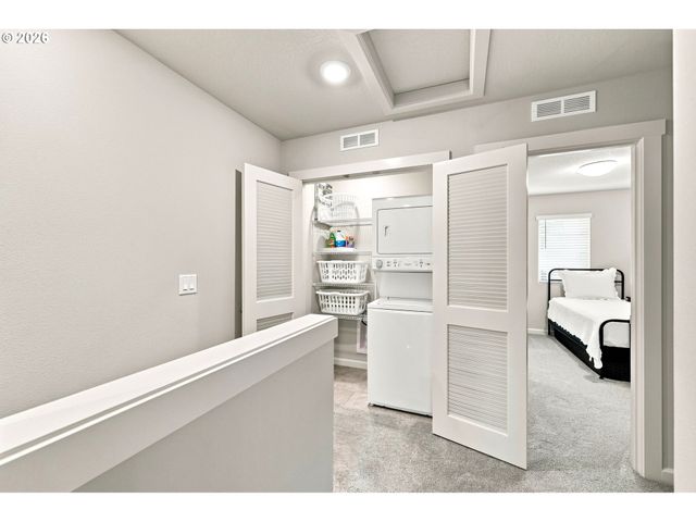 12023 Se HIGH CREEK Rd E, Happy Valley, OR 97086