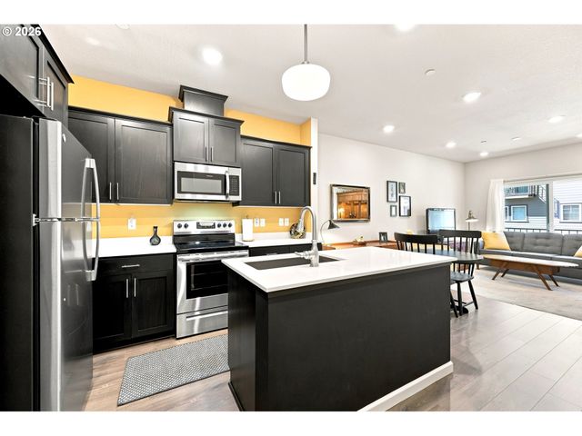 12023 Se HIGH CREEK Rd E, Happy Valley, OR 97086