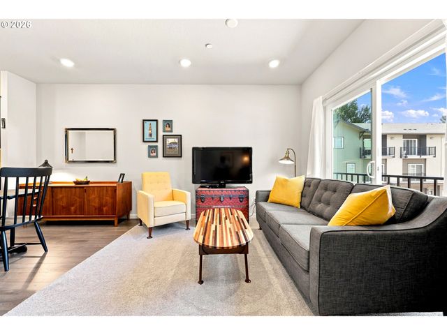 12023 Se HIGH CREEK Rd E, Happy Valley, OR 97086
