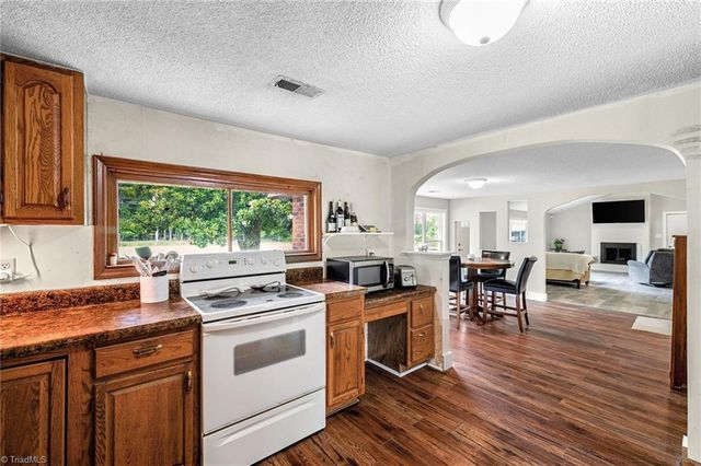 7549 Sunnyvale Drive, High Point, NC 27265