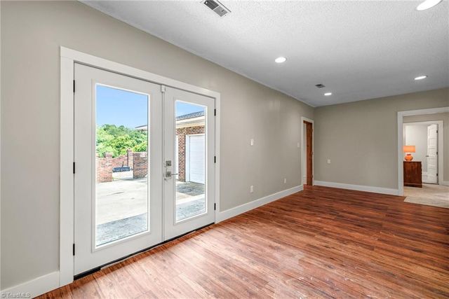 7549 Sunnyvale Drive, High Point, NC 27265