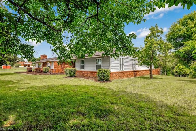 7549 Sunnyvale Drive, High Point, NC 27265