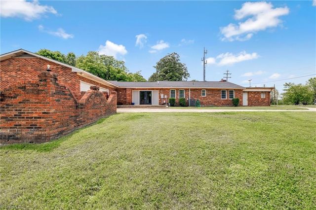 7549 Sunnyvale Drive, High Point, NC 27265