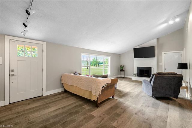 7549 Sunnyvale Drive, High Point, NC 27265