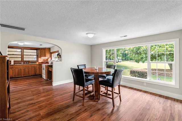 7549 Sunnyvale Drive, High Point, NC 27265