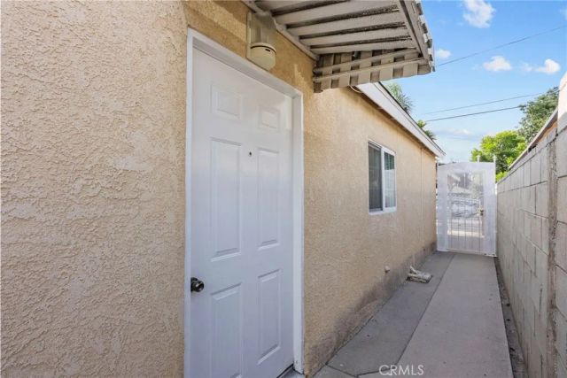 18621 Bryant Street 2, Northridge, CA 91324