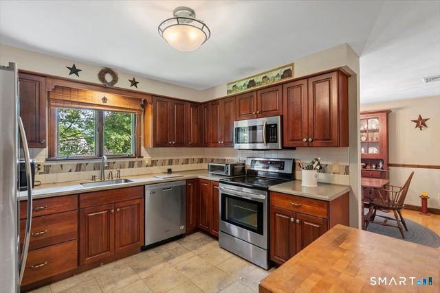 74 Hintz Drive, Wallingford, CT 06492