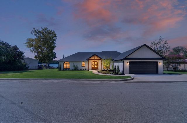 848 County Road 2275, Mineola, TX 75773
