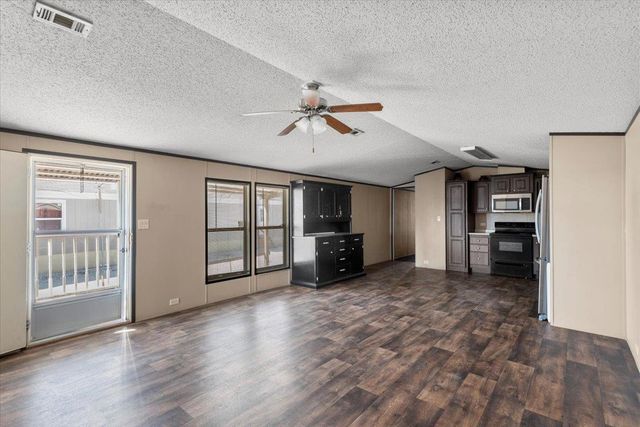 337 SW Front ST, Bartlett, TX 76511