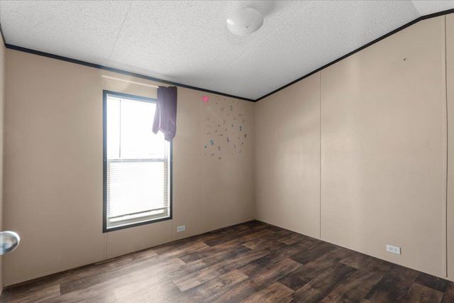 337 SW Front ST, Bartlett, TX 76511