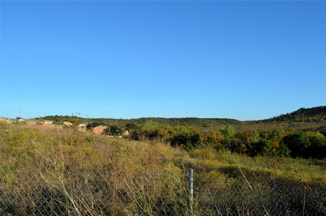 6151 Sportsmans Parkway, Dallas, TX 75211