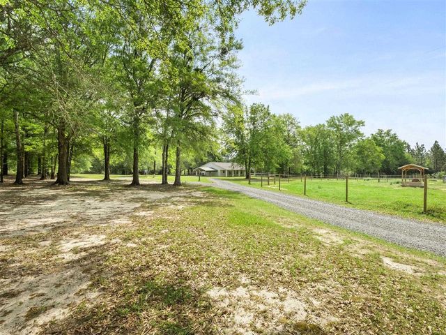 405 Dove Lane, Leesville, LA 71446