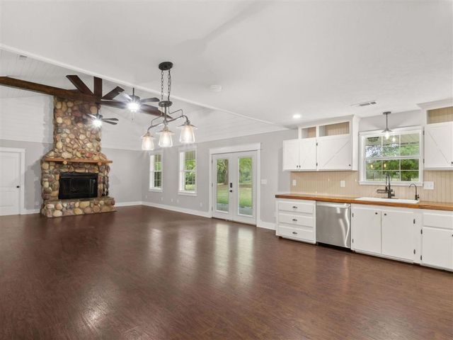 405 Dove Lane, Leesville, LA 71446