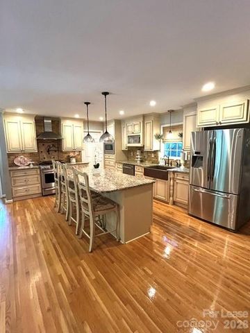 3625 Kelway Avenue, Charlotte, NC 28210
