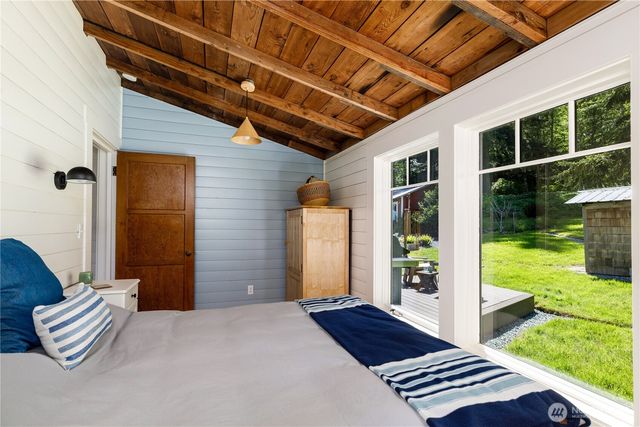 24689 SR 525, Greenbank, WA 98253